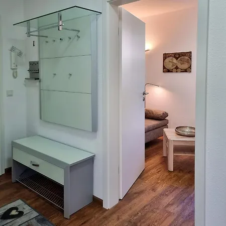 Ferienwohnung Strandlaeufer 아파트 사스니츠