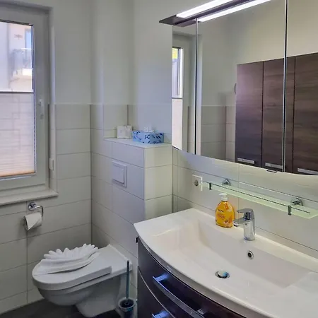 Ferienwohnung Strandlaeufer 사스니츠