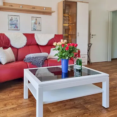 Ferienwohnung Strandlaeufer * 사스니츠